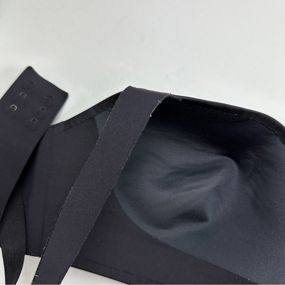 Lululemon Hold True Bra, Black - Picture 14 of 16